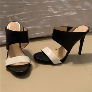 JESSICA SIMPSON STRAP HEELS